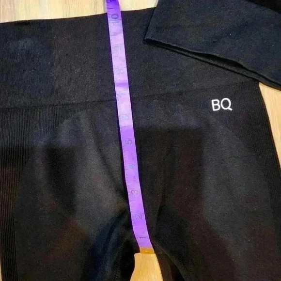 BQ leggings with one shoulder tank with built-in bra 2 piece set O6.11.250.2 - Picture 4 of 5